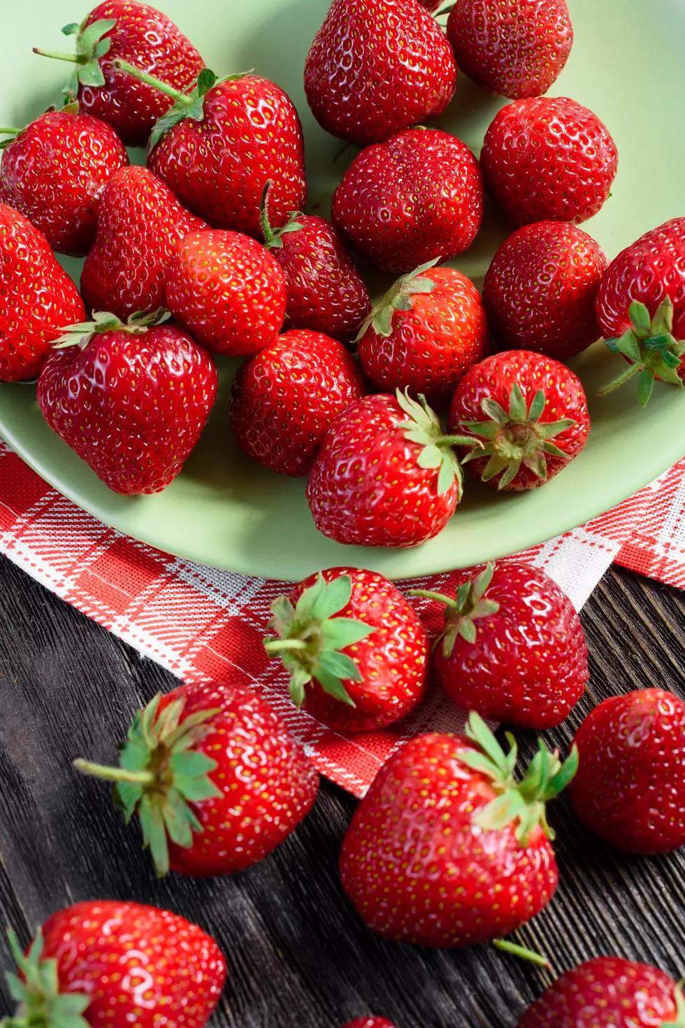 Here Are 14 of the Best New Hampshire Farms Offering Locally Grown Strawberries